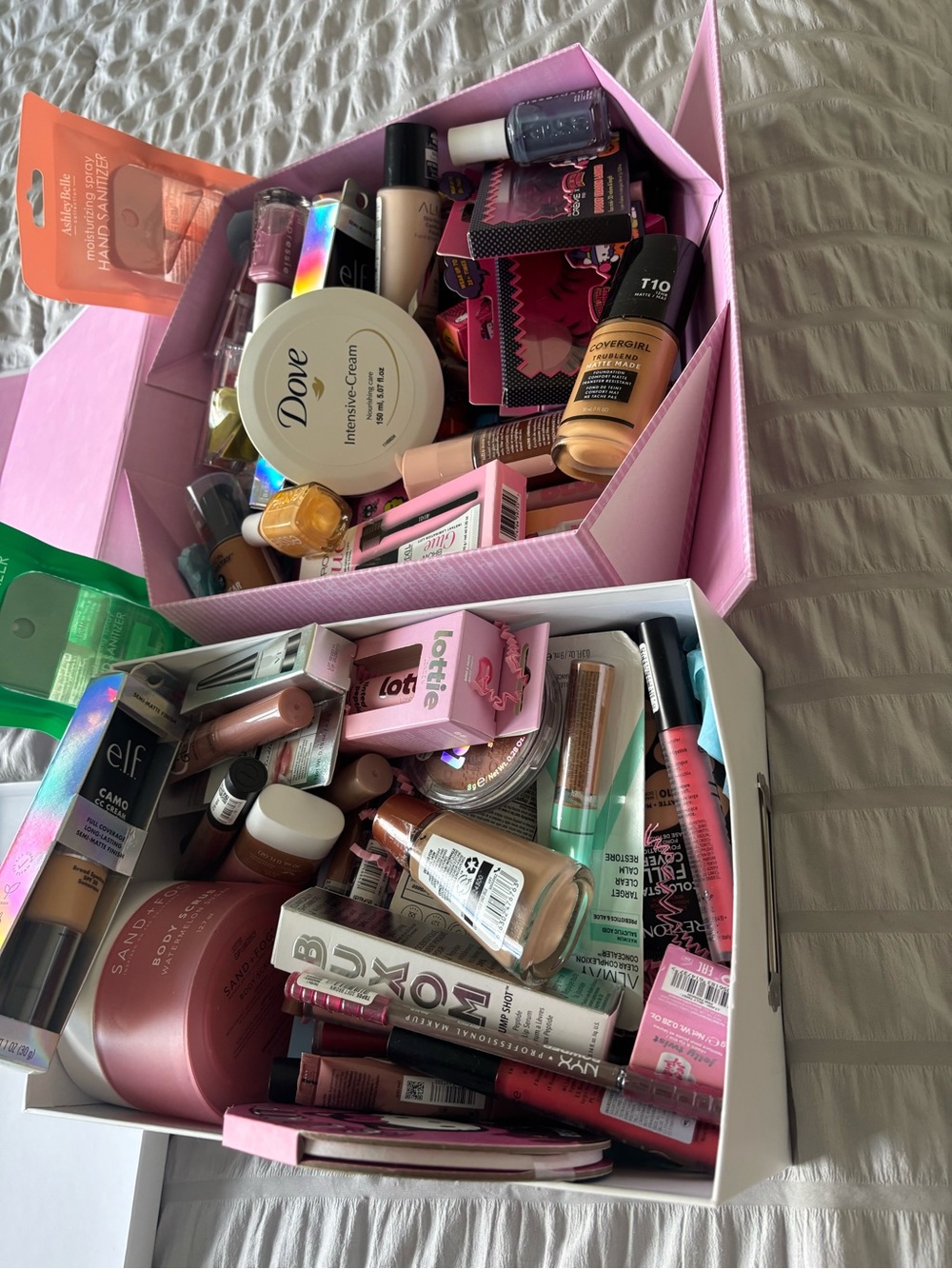 2 Mixed Women Makeup Bundle Gift boxes. Retail value $400